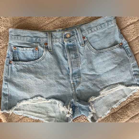 Levi’s 501 Cutoffs Shorts Denim Distressed Frey Raw Hem Buttonfly SZ: 30 - Picture 2 of 8